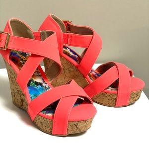 *NWT* Coral Wedge Sandal | Size 7
